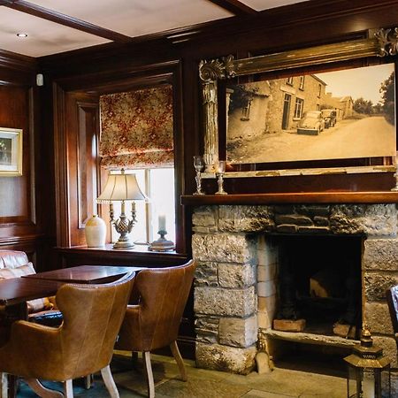 Riverbank, Country Pub And Guesthouse Каррікмакросс Екстер'єр фото